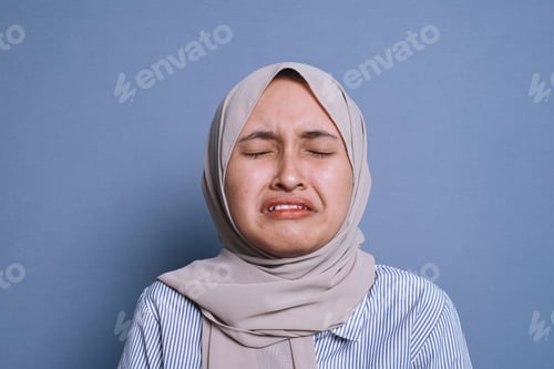 Preview: Crying Woman
