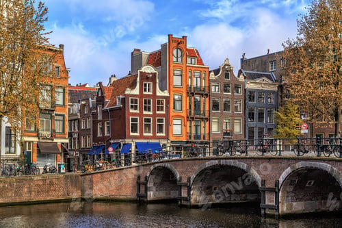 Preview: Traditional old buildings in Amsterdam.