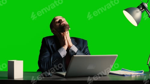 Preview: Caucasian employee dealing with neck and back pain