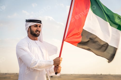 Preview: Arabic men in the desert