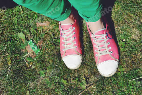 Preview: Pink Converse in feet