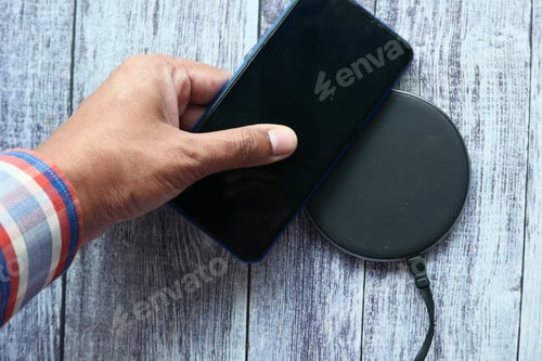 Preview: charging Smartphone using Wireless Charging Pad, top view