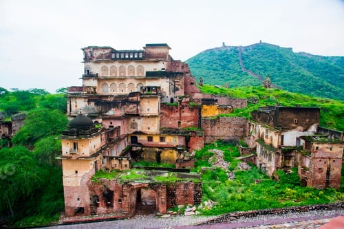 Preview: Ruins of old palace at Amber fort, Jaipur, India