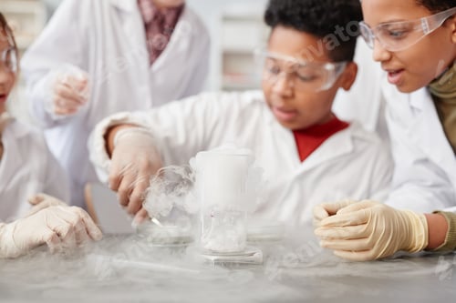 Preview: Chemical Experiment in School Lab