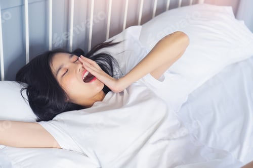 Preview: WOMAN SLEEP WAKE UP