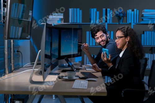 Preview: business men and women who are working hard Working late into the night