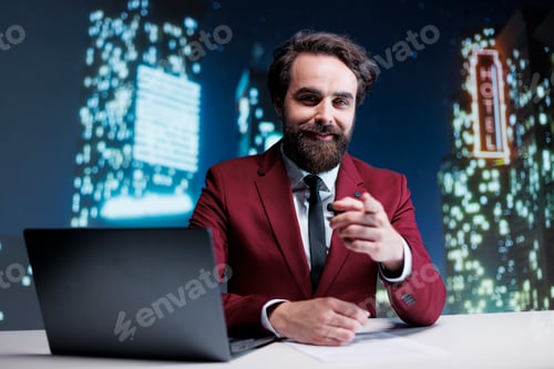 Preview: Night show host reading headlines