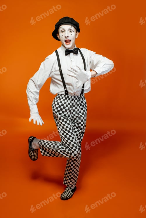 Preview: Pantomime on the orange background