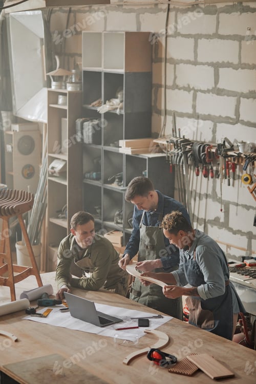 Preview: Artisans Collaborating in Shop