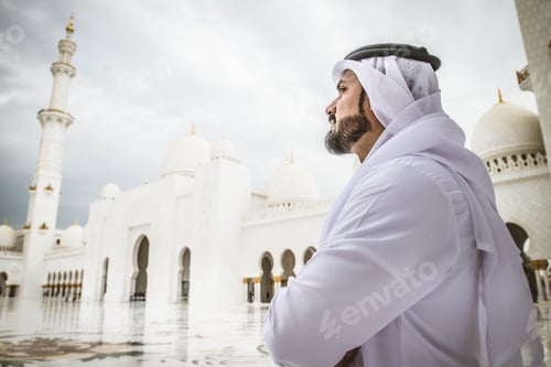 Preview: Arabic man at Sheikh Zayed mosque