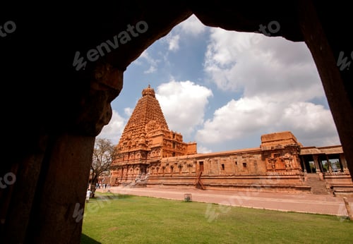 Preview: Brihadeeswarar Temple in Thanjavur, UNESCO World Heritage Site.