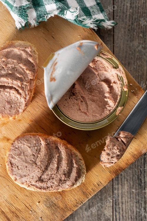 Preview: Toasted bread with pork liver pate