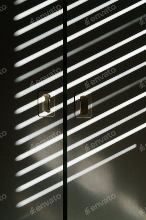 Preview: Light effect over a cupboard