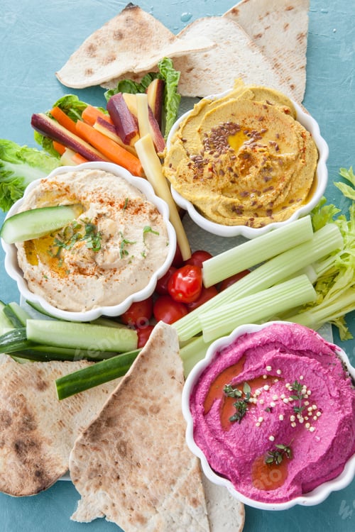 Preview: Hummus and fresh vegetables