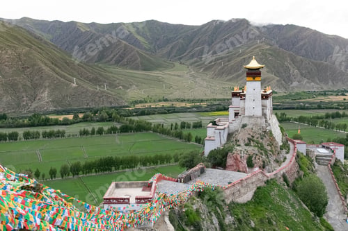 Preview: The Yumbulagang Palace over the Tsetang valley in Tibet, China