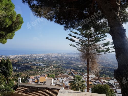 Preview: View from the coach of the village of Mijas and the city of Fuengirola