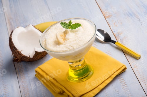 Preview: coconut and banana mousse