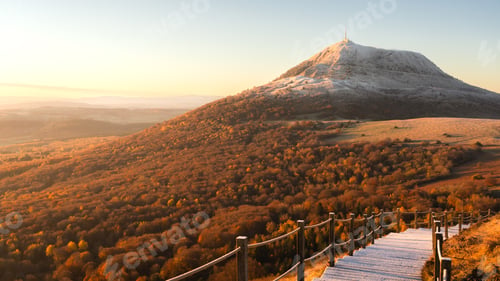 Preview: Sunrise from Puy de Pariou above the stairs going up to the summit, between autumn and winter.