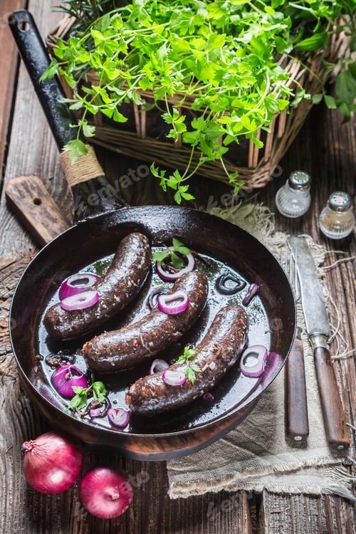 Preview: Hot black pudding with parsley and onion