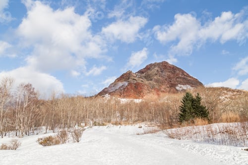 Vista previa: Showa Shinzan, new mountain created from volcanic eruption in 1943, Lake Toya Hokkaido, Japan