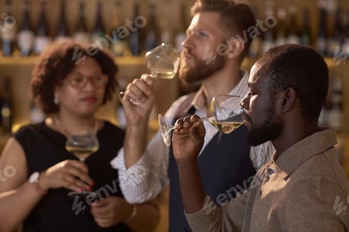 Preview: Sommeliers Checking Taste Quality