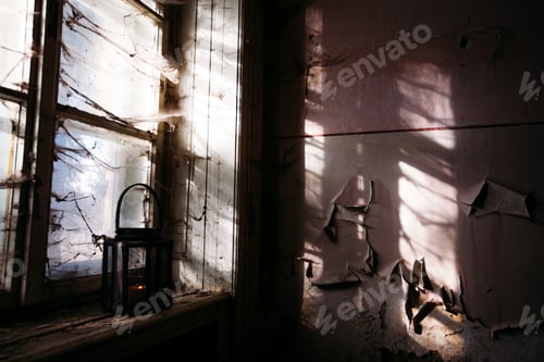 Preview: Dramatic image of a bombed and forgotten place from war
