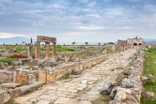 Preview: Ruins of the Roman theater in Hierapolis