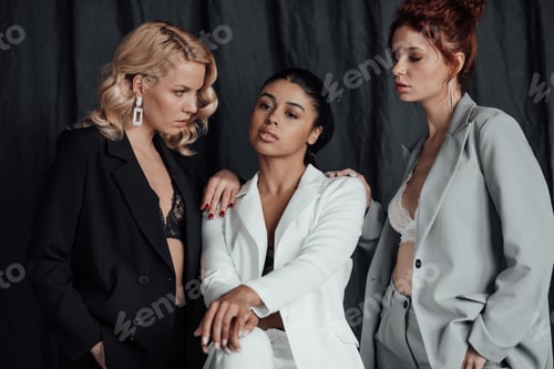 Preview: Womens