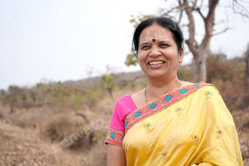 Preview: Portrait of Indian woman at outdoor.