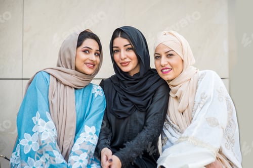 Preview: Arabic women in Dubai