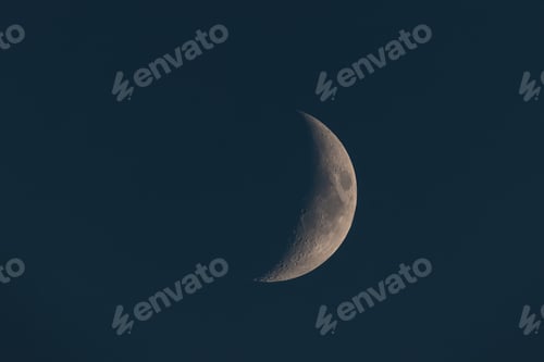 Preview: Crescent moon on dark night sky