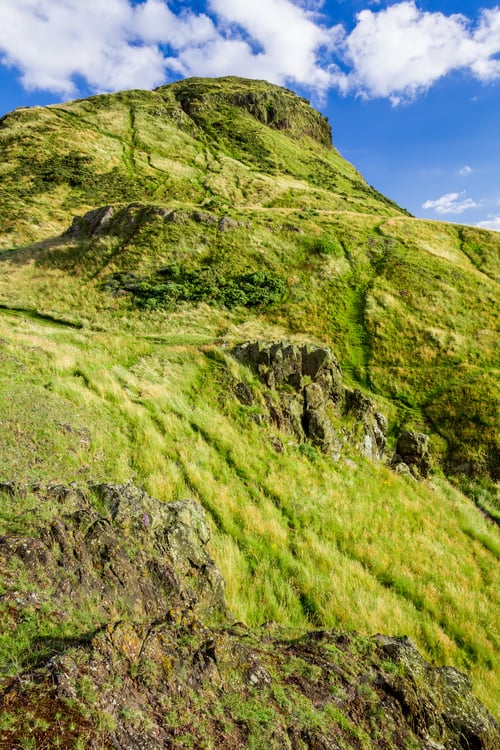 Preview: View of green Arthur's Seat in Edinburgh, Scotland