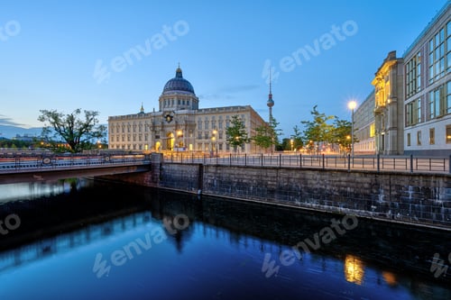Preview: The rebuilt Berlin City Palace and the famous TV Tower