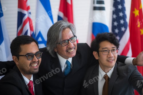 Preview: Image of press conference on international cooperation of leaders and businessmen