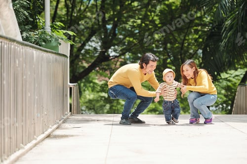 Preview: Parents catching baby