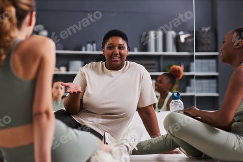 Preview: Women talking to each other after training