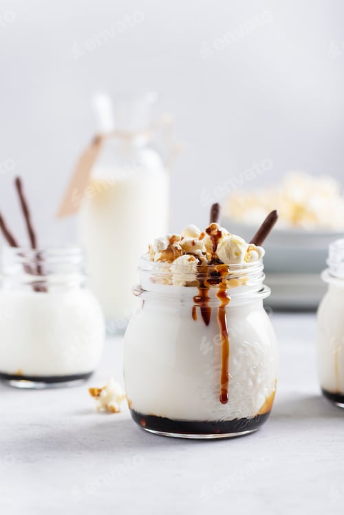 Preview: Smoothie with milk and caramel