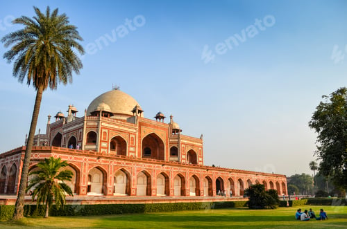 Preview: Exterior view of 16th century Humayun's Tomb, Delhi, India.