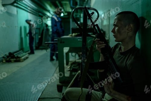 Preview: Female Soldier Hiding from Zombies