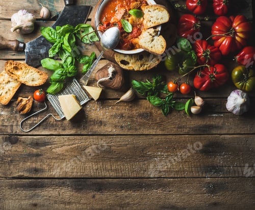 Preview: Italian roasted tomato and garlic soup in bowl, copy space