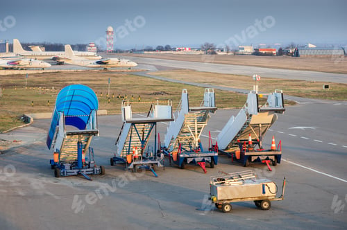 Preview: aircraft boarding bridges