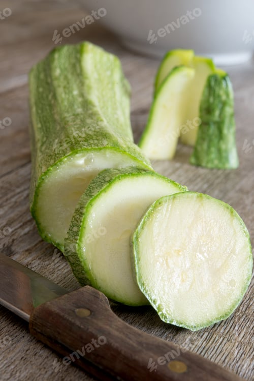 Preview: green zucchini