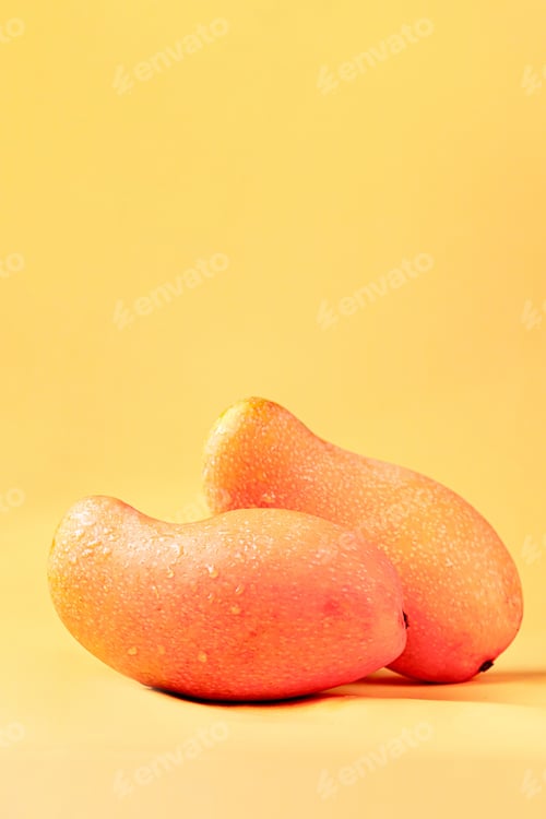 Preview: Fresh mango on solid color background