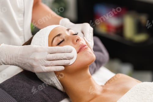 Preview: Facial Treatment At The Beauty Salon