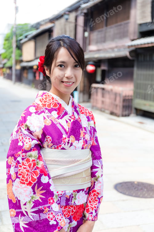 Preview: Japanese woman with kimono