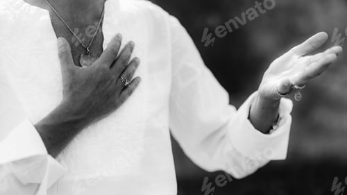 Preview: Honesty Hand Gesture