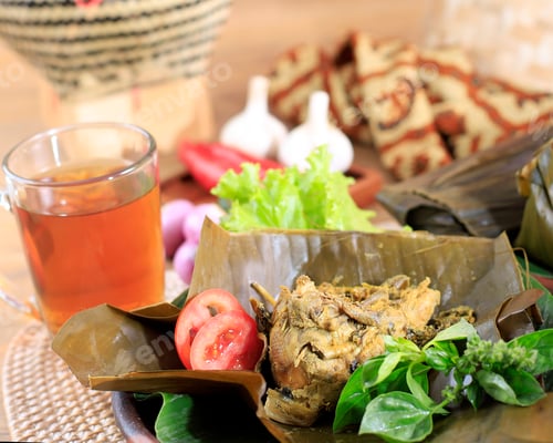 Preview: Pepes Ayam Sunda or Steamed Chicken in Banana Leaf