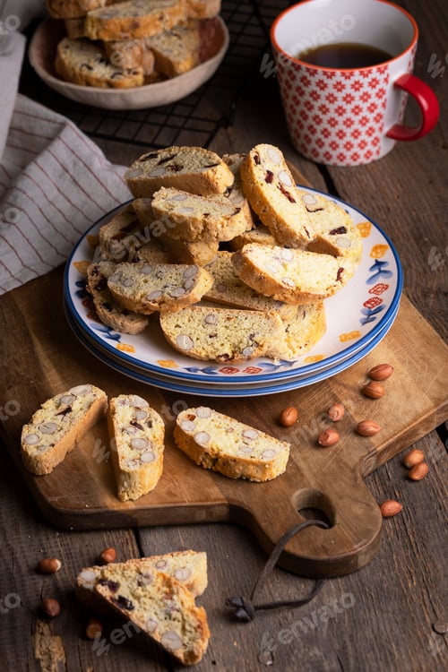Preview: biscotti - traditional Italian cookies