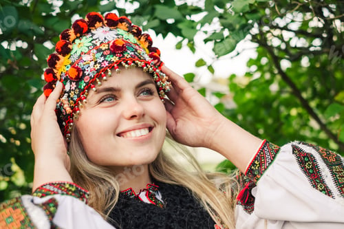 Preview: Woman in ethnic and traditional Ukrainian clothes