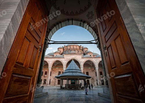 Preview: Fatih mosque door to the inner courtyard